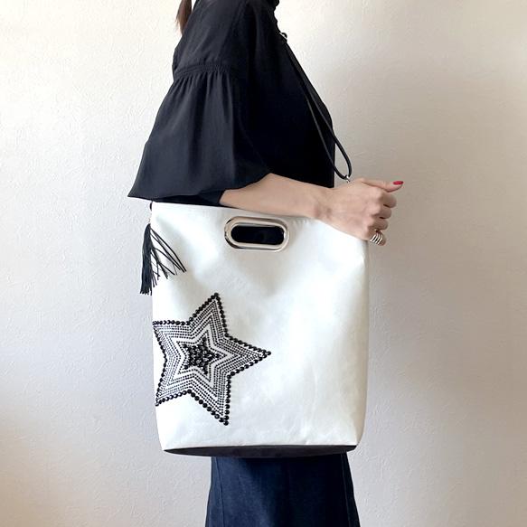 ビッグハートの大容量2wayトート（A4対応）：オフホワイト×ブラック☆Big Heart／フリンジタッセル付き