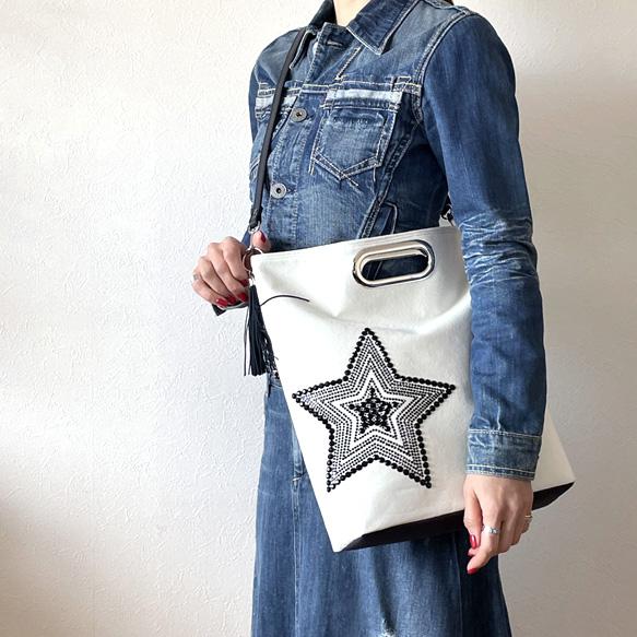 ビッグハートの大容量2wayトート（A4対応）：オフホワイト×ブラック☆Big Heart／フリンジタッセル付き