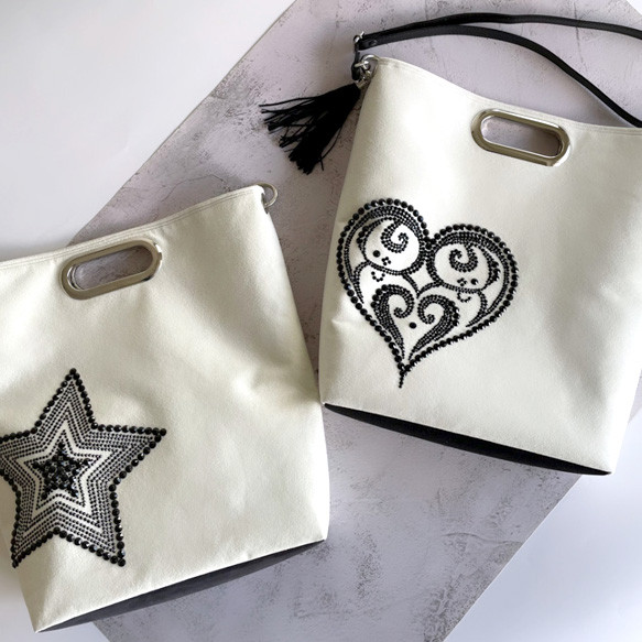 ビッグハートの大容量2wayトート（A4対応）：オフホワイト×ブラック☆Big Heart／フリンジタッセル付き