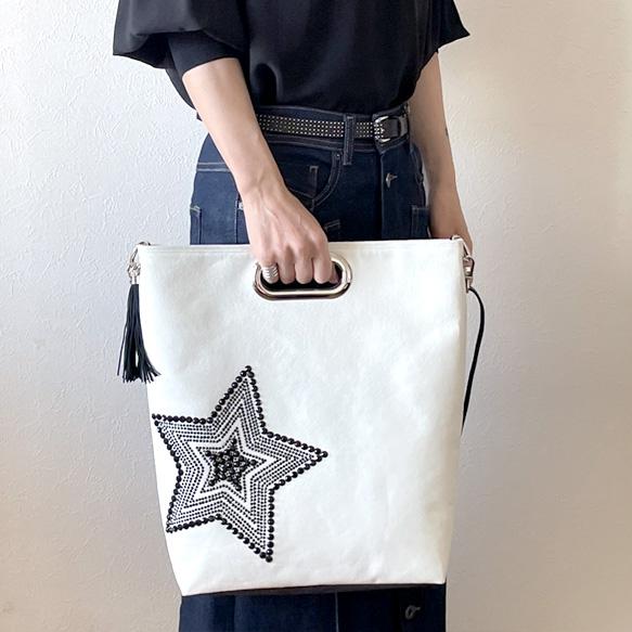 ビッグハートの大容量2wayトート（A4対応）：オフホワイト×ブラック☆Big Heart／フリンジタッセル付き