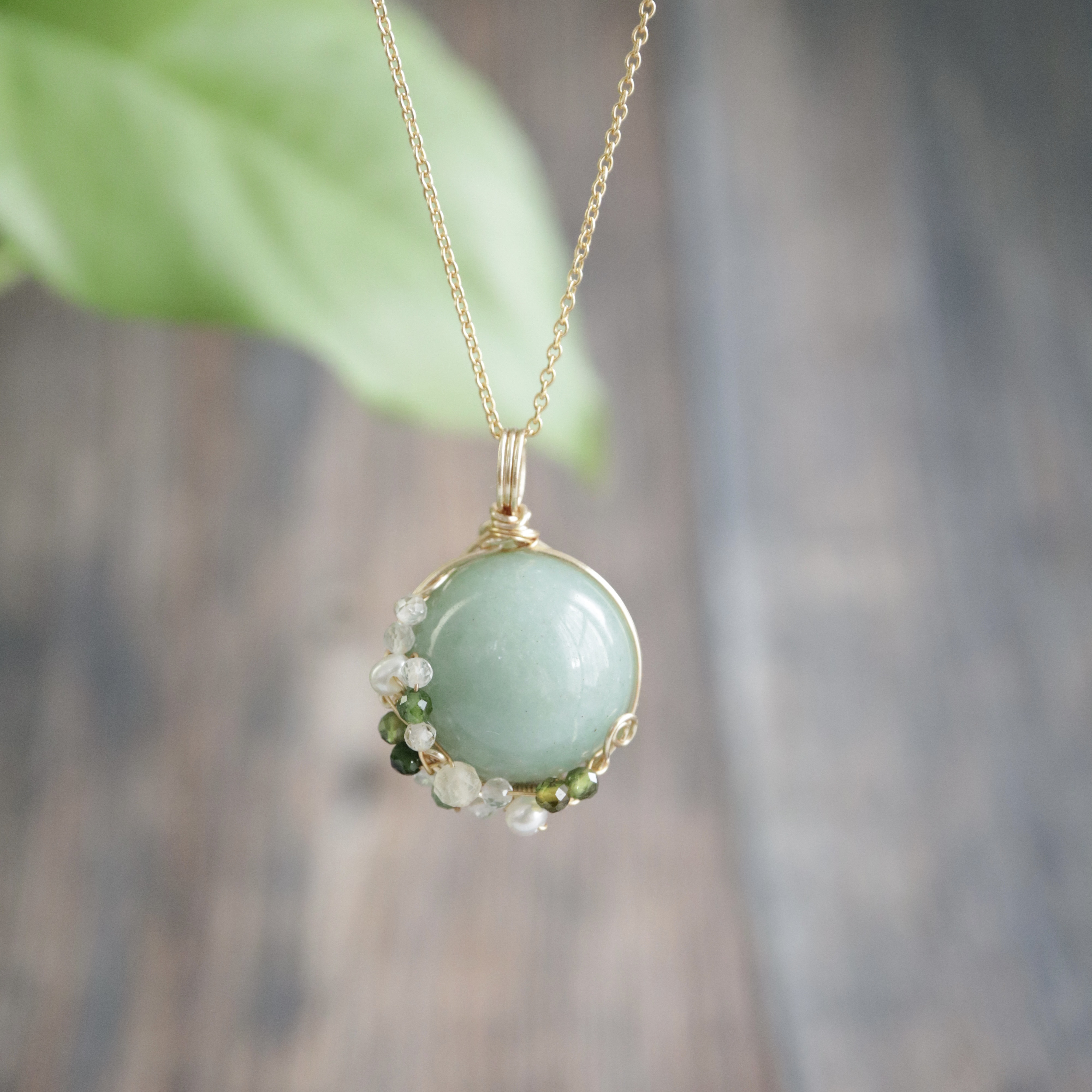 牡羊座、牡牛座の守護石   グリーンアベンチュリン  天然石ペンダントトップ  ワイヤーラッピング