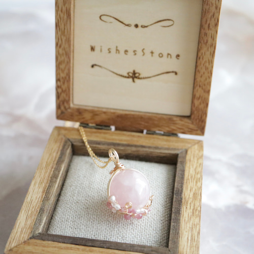 大粒ローズクォーツ《桜色の惑星》｜自分を愛する天然石ペンダント