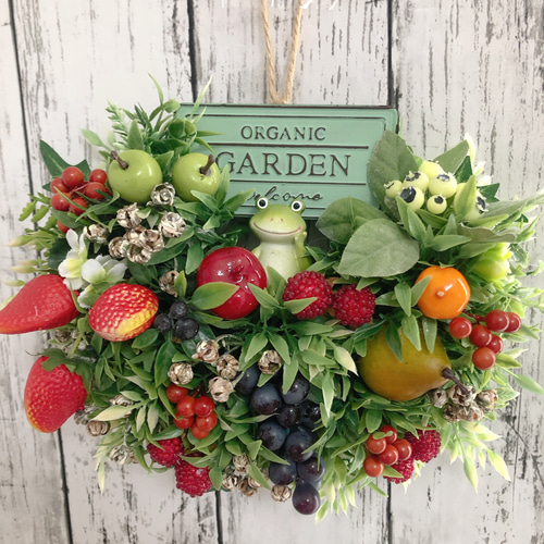 福呼ぶカエルのウェルカムフラワーリース ベリー いちご 青りんご