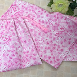 ランチョンマット＆巾着　給食用　40×60cm  小学校　入学準備　ハート文字　ピンク 1枚目の画像