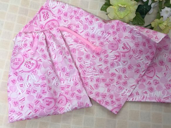 ランチョンマット＆巾着　給食用　40×60cm  小学校　入学準備　ハート文字　ピンク 1枚目の画像