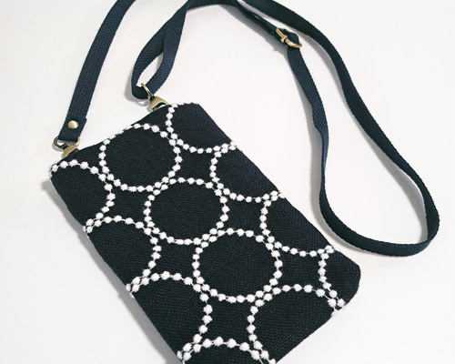 ミナペルホネン tambourine*navy スマホショルダー サコッシュ スマホ