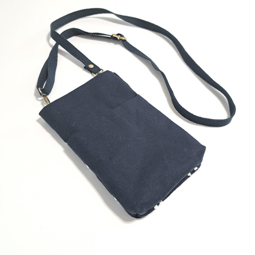 ミナペルホネン tambourine*navy スマホショルダー サコッシュ スマホ