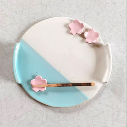 陶の持ち手(低)付きプレート皿・ケーキ皿【桜 2023ver.】 2枚目の画像