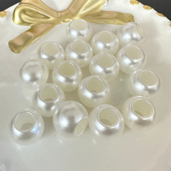 30個 12mm 大穴 プラスチック パール ビーズ 2枚目の画像