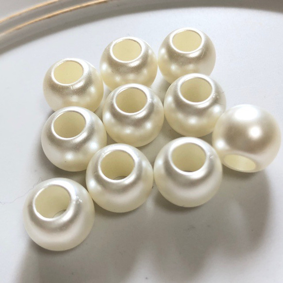 30個 12mm 大穴 プラスチック パール ビーズ 3枚目の画像