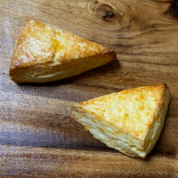 バターと生クリームたっぷり　ダブルチーズスコーン　2個 2枚目の画像