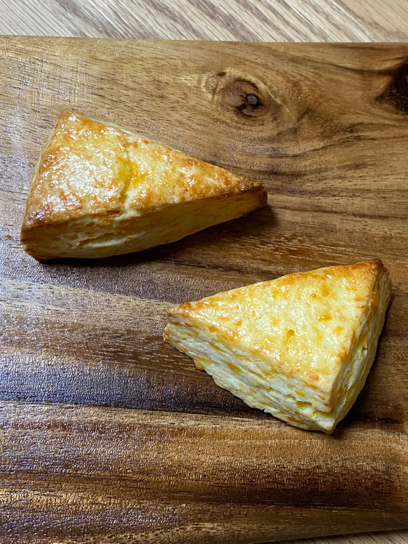 バターと生クリームたっぷり　ダブルチーズスコーン　2個 2枚目の画像