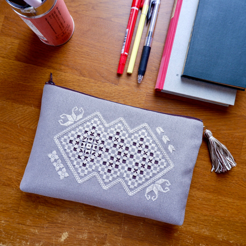 ハーダンガー刺繍 L