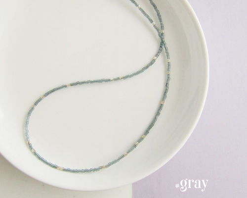 ORNER フラワー モチーフ ネックレス グレー ガラスビーズ ゴールド ORNER フラワー モチーフ ネックレス グレー ガラスビーズ ゴールド
