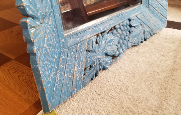 ウォールミラー　手彫り枠クラック塗装アンティーク仕上げ 