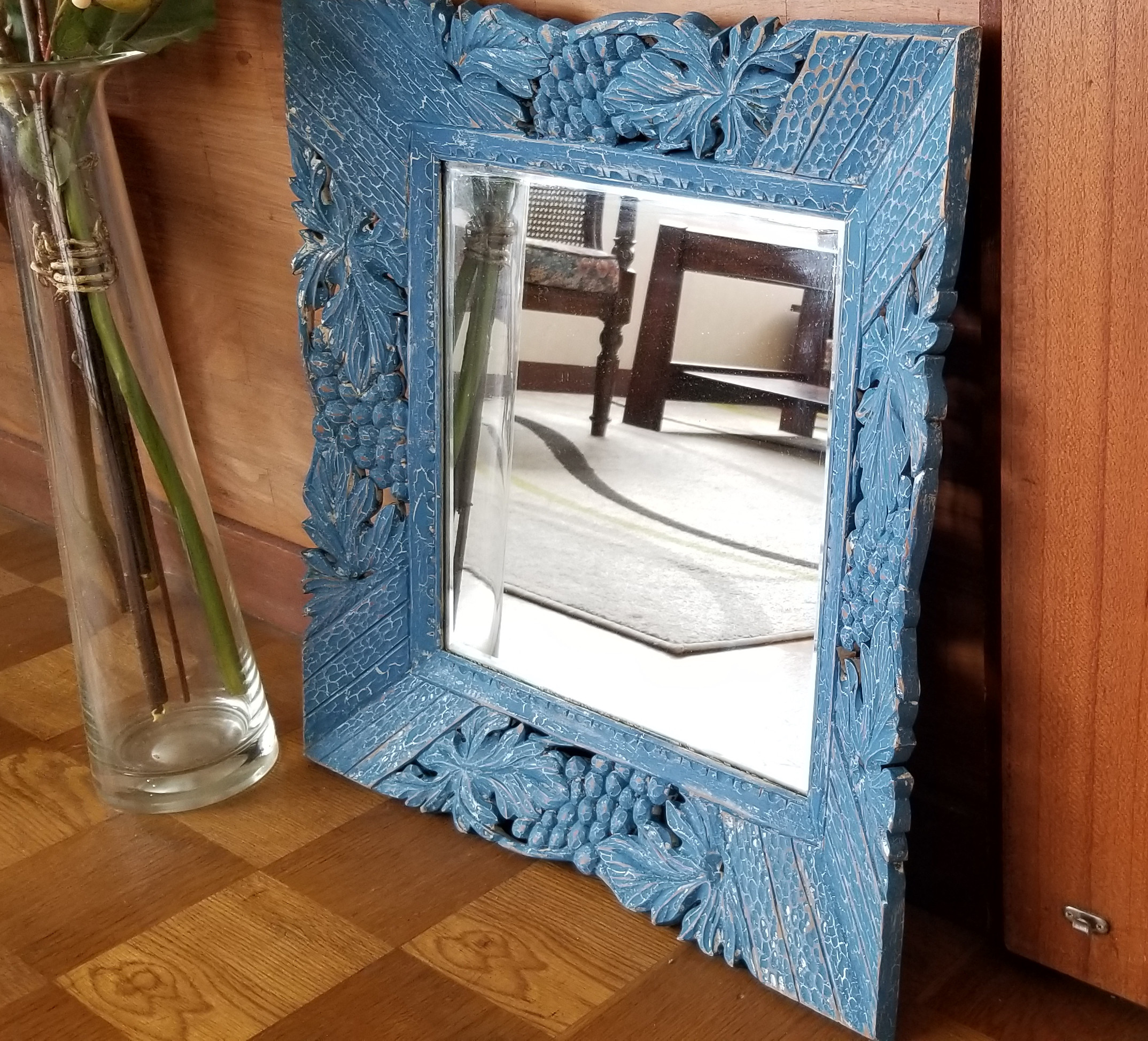 ウォールミラー　手彫り枠クラック塗装アンティーク仕上げ