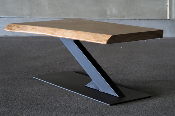 ローテーブル/テーブル/コーヒーテーブル/カフェ/一枚板テーブル/無垢材/インダストリアル家具/一点物/デザイナーズ家具 4枚目の画像