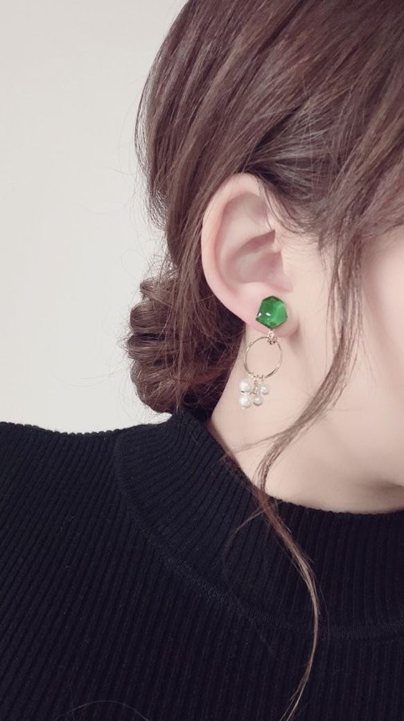 Mini KAKERA hoop pearl tassel pierce/earring (Green) [cc] 2枚目の画像