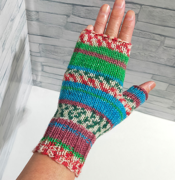 ハンドウォーマー Opal グリーン系 ソックヤーン 編み物 手編み ①