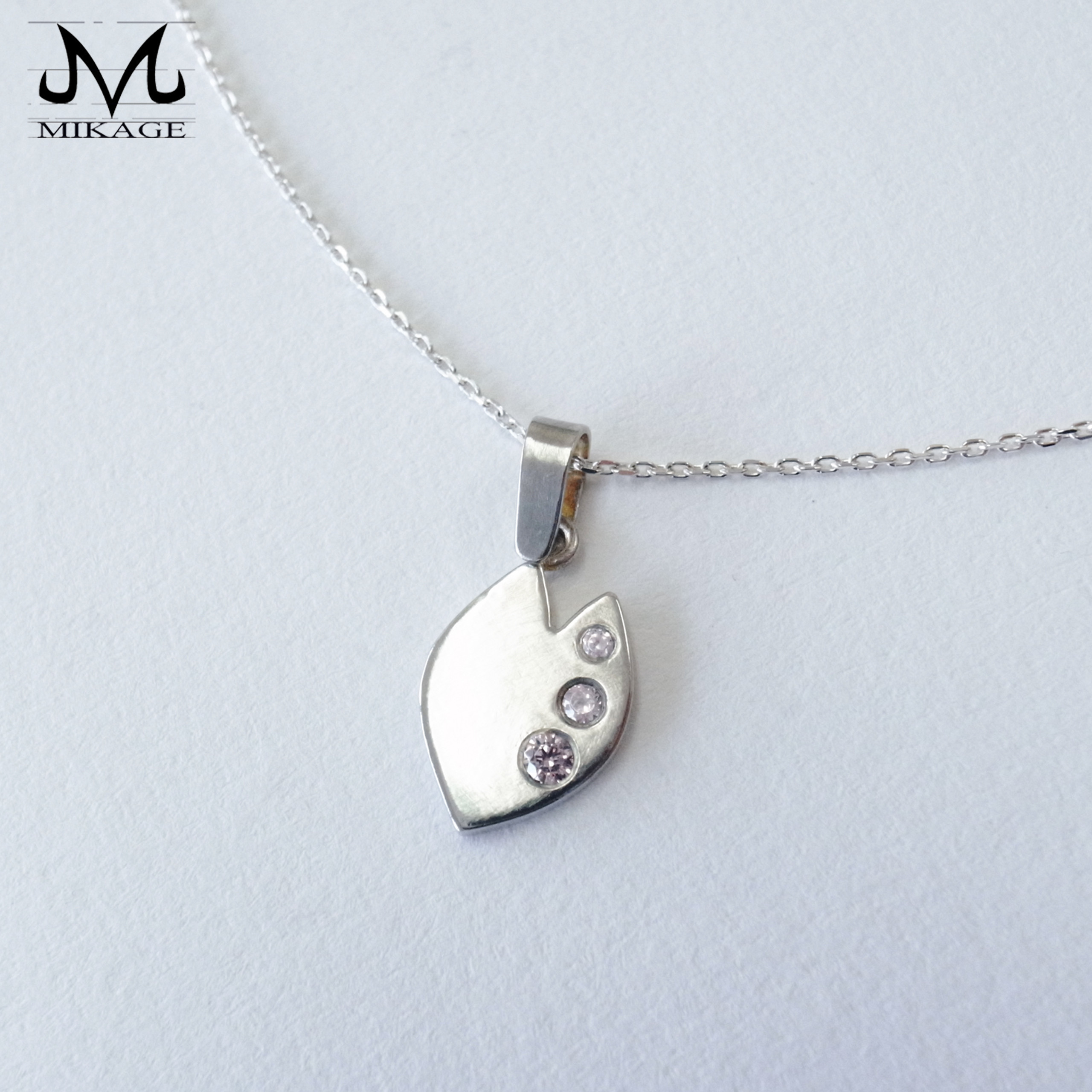 【瓣 ①】Simply Sakura Petal Pendant with Pink CZ（SML）：銀９２５桜の花びら