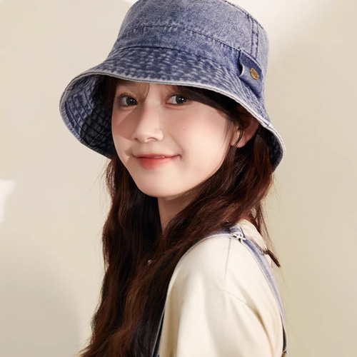 DIORディオールの帽子、女性は顔を見せて小さく見えます、2023新 DIORディオールの帽子、女性は顔を見せて小さく見えます、2023新