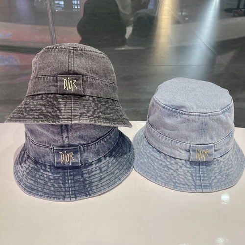 DIORディオールの帽子、女性は顔を見せて小さく見えます、2023新 DIORディオールの帽子、女性は顔を見せて小さく見えます、2023新