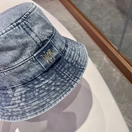 DIORディオールの帽子、女性は顔を見せて小さく見えます、2023新 DIORディオールの帽子、女性は顔を見せて小さく見えます、2023新
