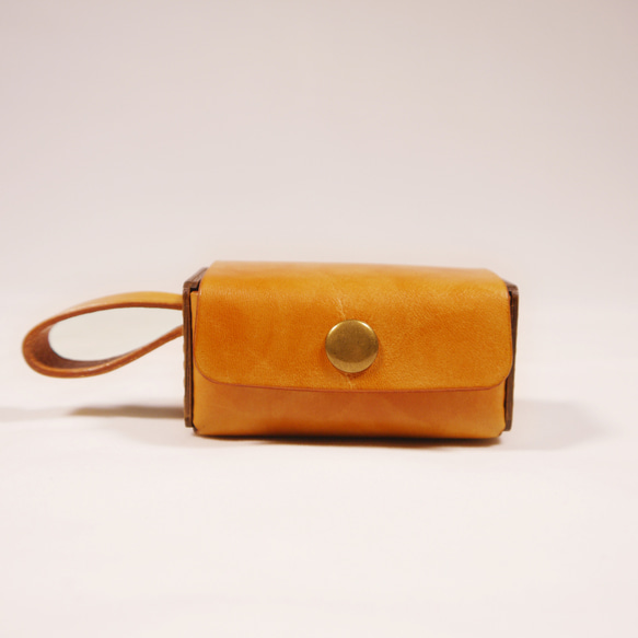 皮革 胡桃木 手作方形小包 零錢包 手感包-客製刻字-送禮盒包裝 第1張的照片