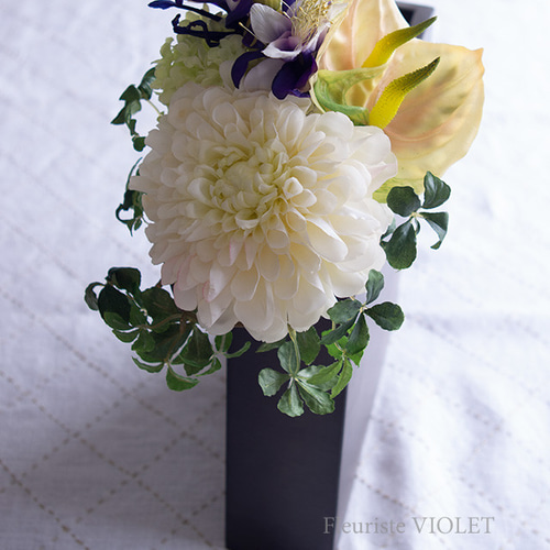 ウェディングブーケ】 ホワイトダリアとオダマキのアートフラワー