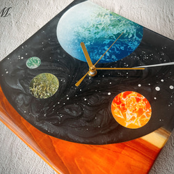 宇宙 ウッド レジン 壁掛け時計 (宇宙 / 星 / 惑星 / 地球 / スプレーアート )　【1点もの】 3枚目の画像