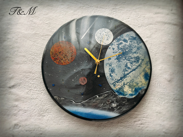 宇宙 レジン 壁掛け時計 (宇宙 / 星 / 惑星 / 地球 / スプレーアート )　A【1点もの】 1枚目の画像