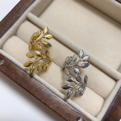 K18 ゴールド リング 葉の彫刻入り K18 ブロッサムリーフ・リング | atelier mozu