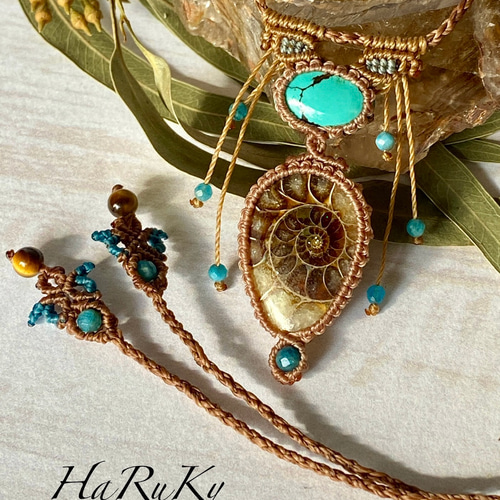 ♢流星群♢アンモナイト化石とフーベイターコイズ アンモナイト