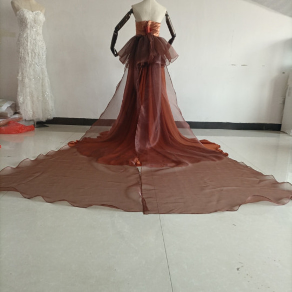 結婚式ドレス テラコッタ色 ビーズ/パール カラードレス華やかなトレーン トレーン オーダーメイド可能 6枚目の画像