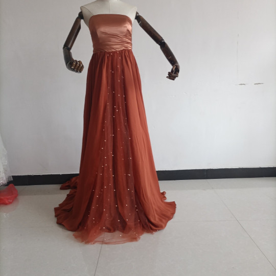 結婚式ドレス テラコッタ色 ビーズ/パール カラードレス華やかなトレーン トレーン オーダーメイド可能