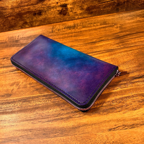 紫の金属ファスナー財布 / 革の手染め パープル（紫＋水色） 3枚目の画像