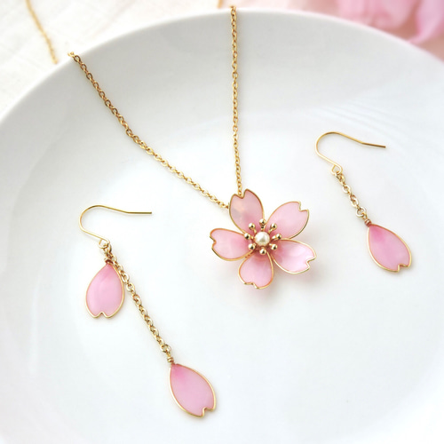一輪の桜ネックレス(ピンク) SAKURA / Cherry blossom 一輪の桜ネックレス(ピンク) SAKURA / Cherry blossom