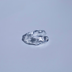 【送料無料】ガラスイヤーカフ“ice”slim ～溶けない氷 シリーズ～ 2枚目の画像