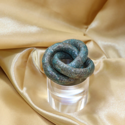 ☆天然石のTrinity-Ring（日向石の立体オブジェ）　Dear Friend®-相模Blue 4枚目の画像