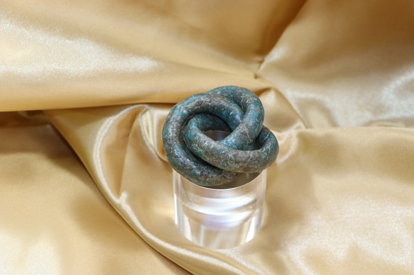 ☆天然石のTrinity-Ring（日向石の立体オブジェ）　Dear Friend®-相模Blue 4枚目の画像