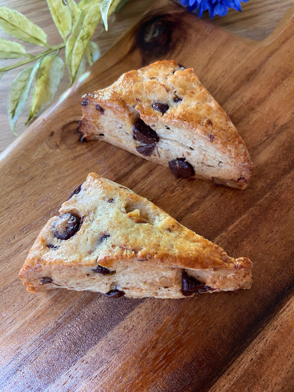 バターと生クリームたっぷりスコーン　チョコチップとプレーン3種類8個セット 2枚目の画像