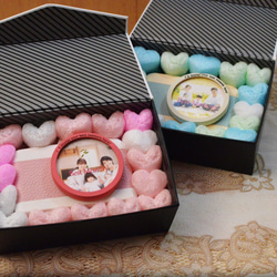 ベージュとオフホワイトのスタイリッシュなカメラ型フォトフレーム 10枚目の画像