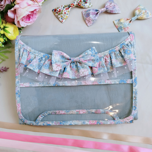 ランドセル肩カバー　花柄　くすみブルー　リボン　女子 透明ランドセルカバー 水色 リボン花柄 フリルリボン ランドセルカバー