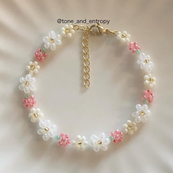 いちごとお花のビーズブレスレット ブレスレット Tone & Entropy