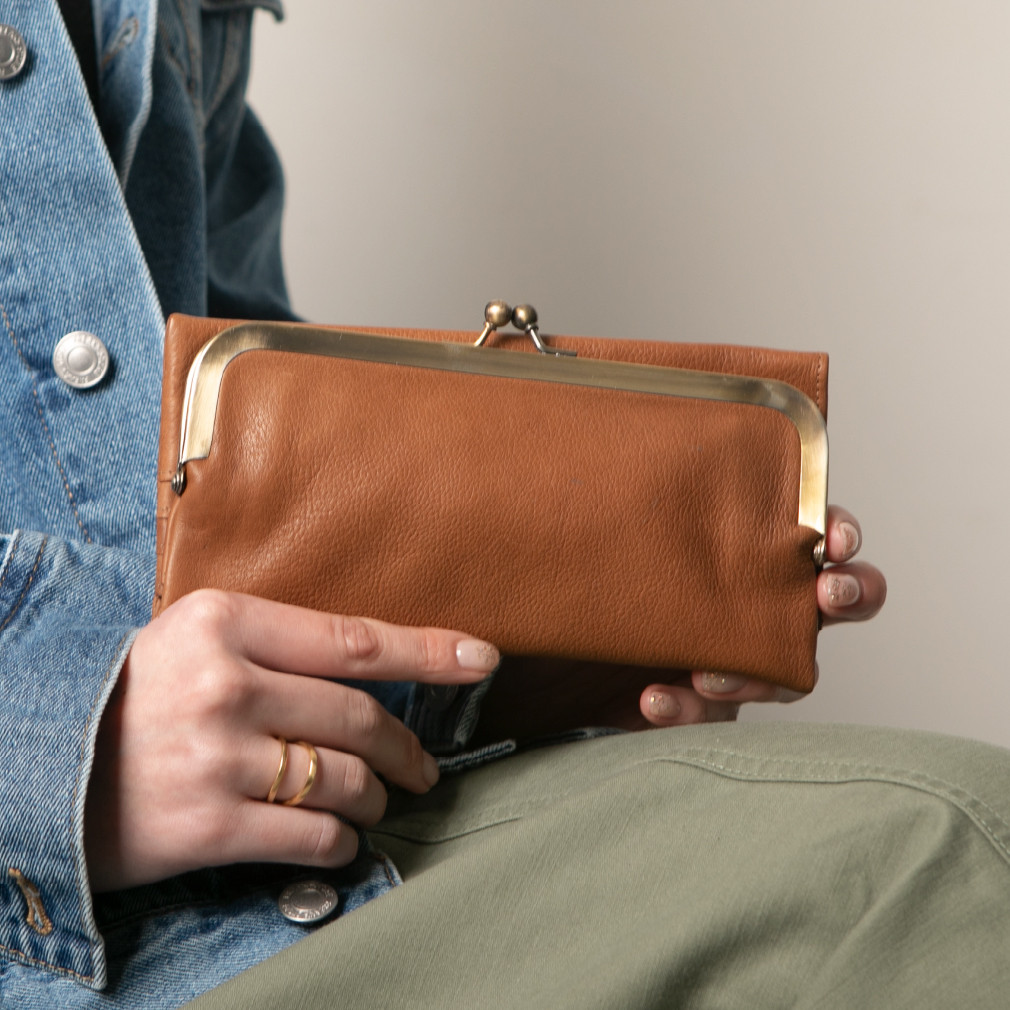 【在庫限りの特選SALE】がま口 長財布 本革 レザー フラップ アンティーク調 HAW014