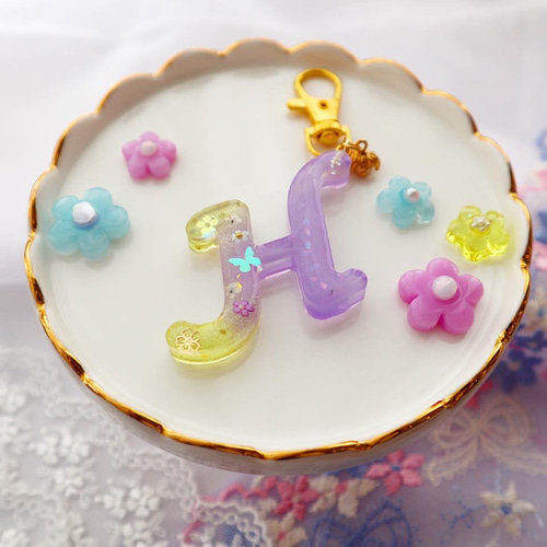 ☆名入れ可☆イニシャルキーホルダー♡ラベンダー/イニシャル