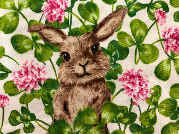 うさぎ　トップス　アイボリー地ピンク花　フリーサイズ　クローバー　ウサギ 12枚目の画像