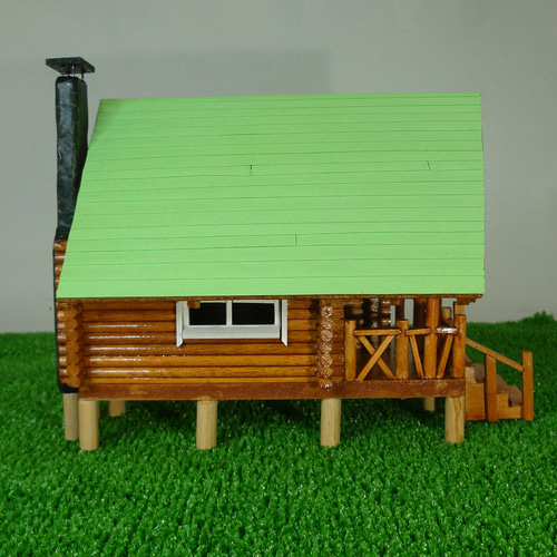 ミニチュアログハウス高床黄緑屋根 その他インテリア雑貨