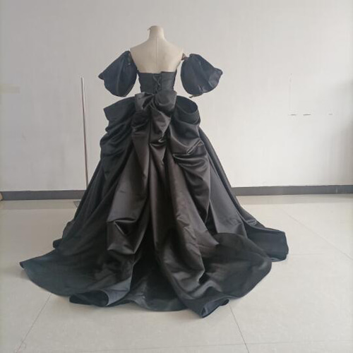 ウェディングドレス高品質！カラードレス 黑 ベアトップ 光沢サテン 華やかなトレーン 2次会 挙式