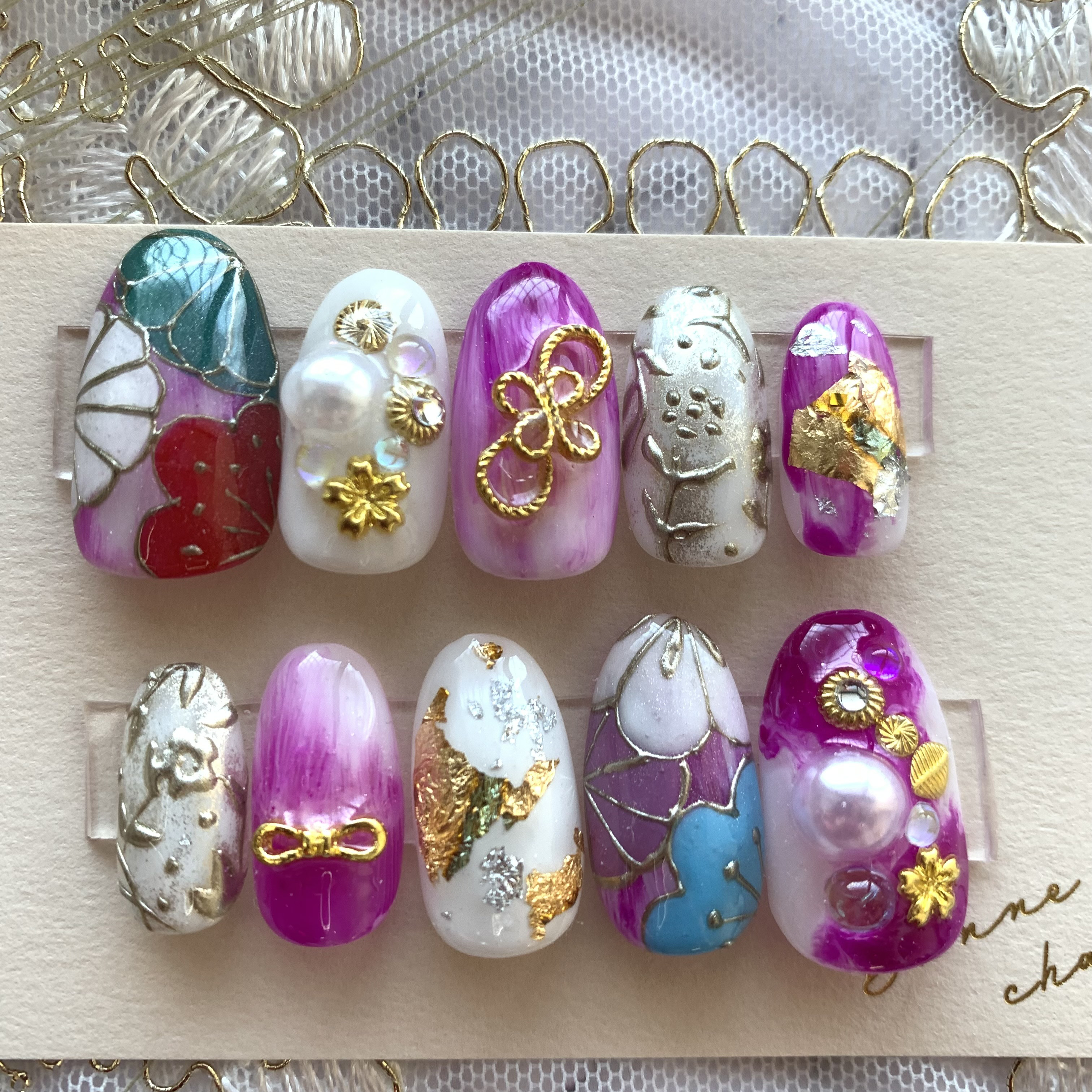 古典菊桜梅ネイル(紫×赤×緑×白×水色×金×パール×オーロラ